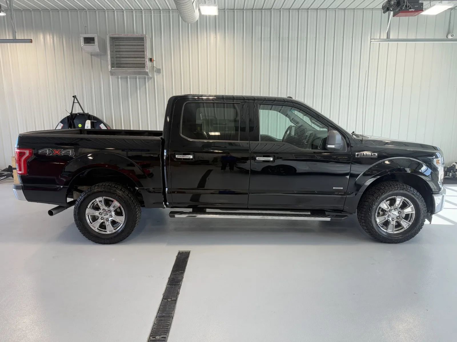 Used 2017 Ford F150 XLT w/ Equipment Group 301A Mid AWD/4WD image 2