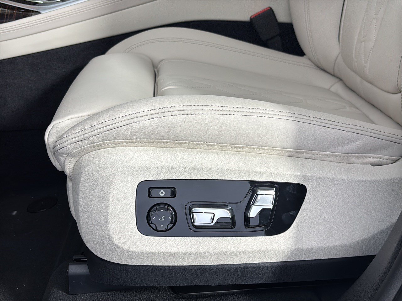 New 2027 BMW X7 xDrive40i AWD/4WD image 16