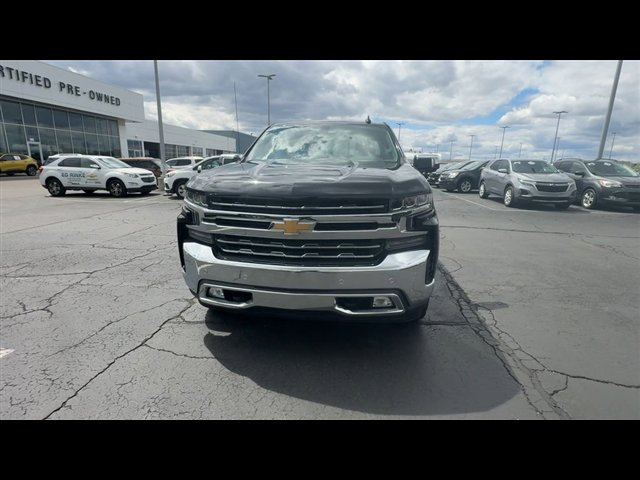 Used 2019 Chevrolet Silverado 1500 LTZ w/ LTZ Plus Package AWD/4WD image 3