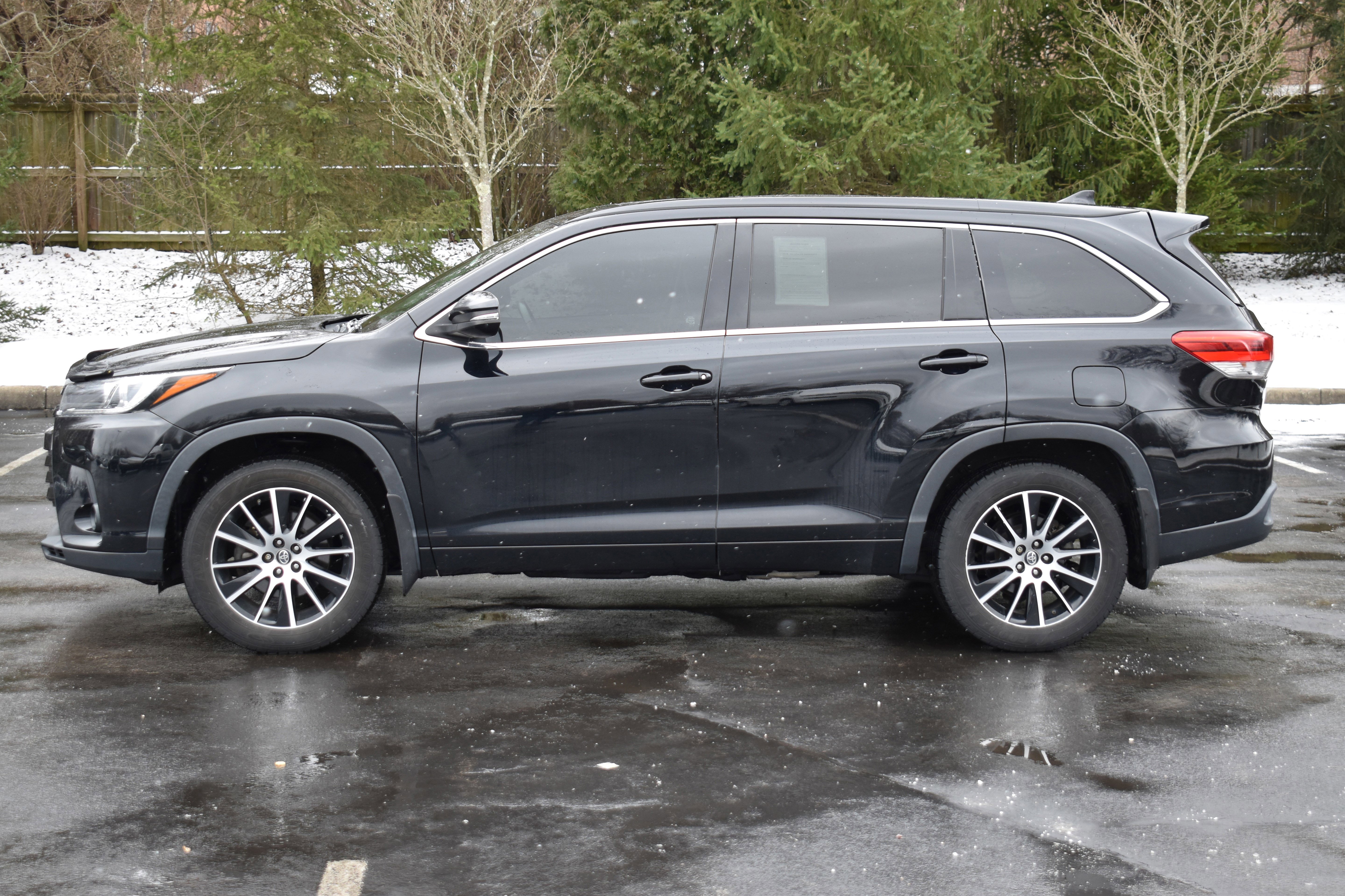 Used 2017 Toyota Highlander SE image 27