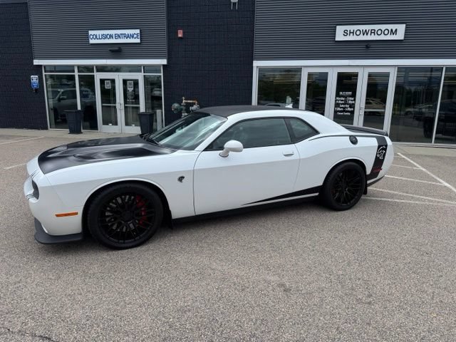 Used 2015 Dodge Challenger SRT Hellcat RWD image 5