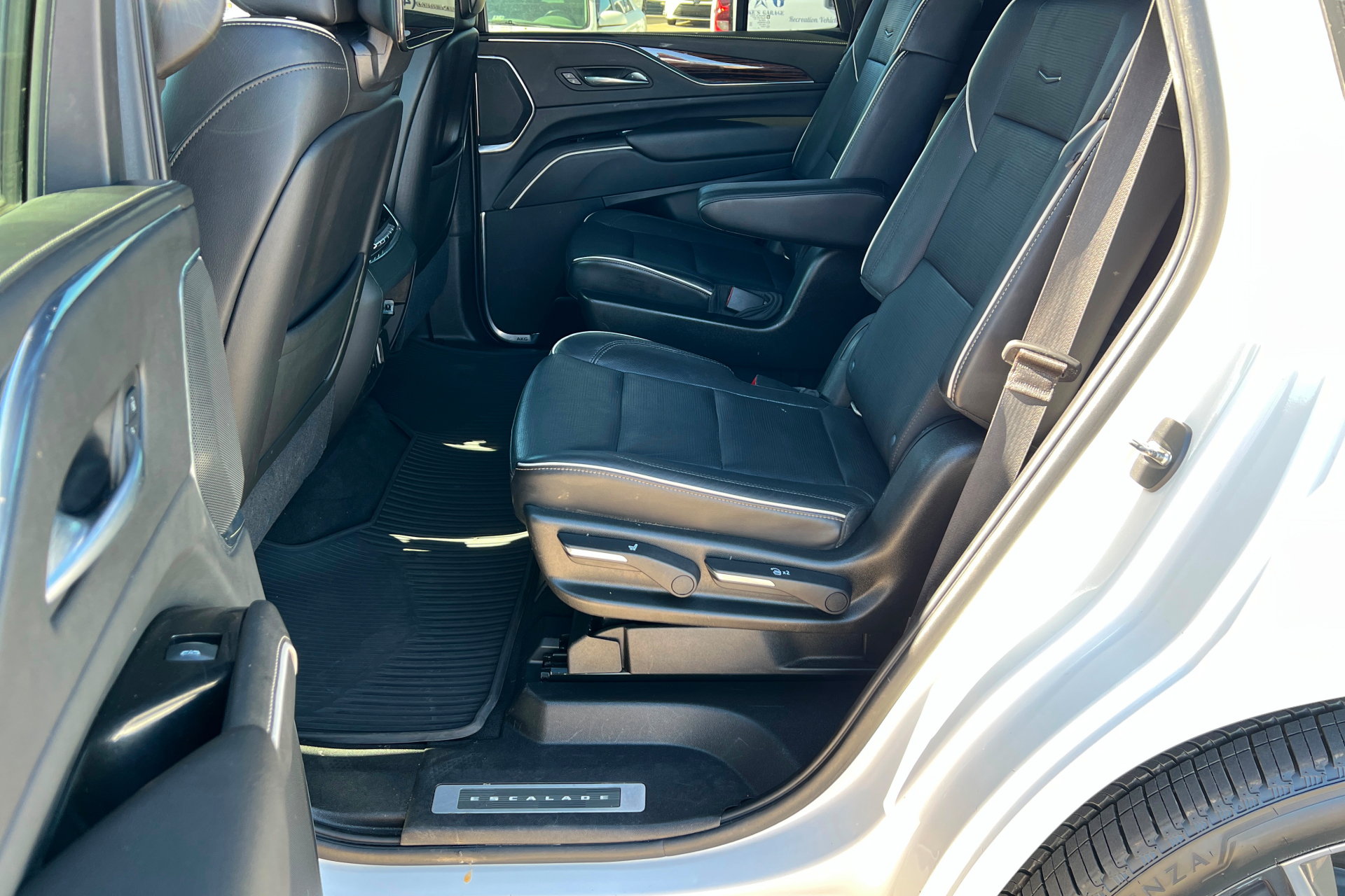 Used 2021 Cadillac Escalade Premium Luxury w/ Driver Assist Tech Package AWD/4WD image 22