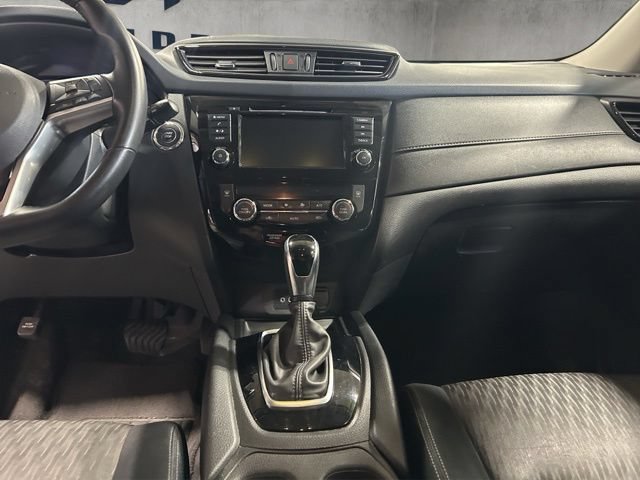 Used 2018 Nissan Rogue SV AWD/4WD image 34