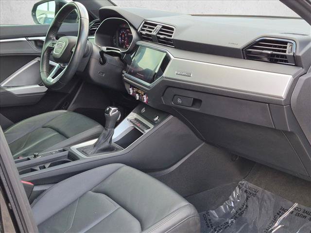 Used 2019 Audi Q3 2.0T Premium w/ Convenience Package AWD/4WD image 19