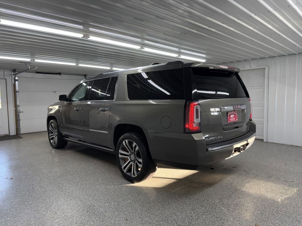 Used 2018 GMC Yukon XL Denali w/ Denali Ultimate Package image 4