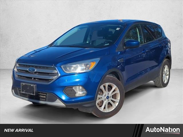 Used 2017 Ford Escape SE w/ SE Cold Weather Package AWD/4WD image 1