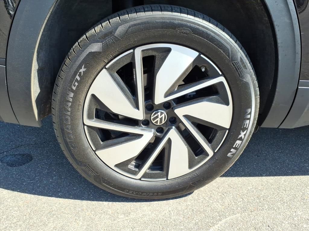 Used 2025 Volkswagen Atlas SE FWD image 30