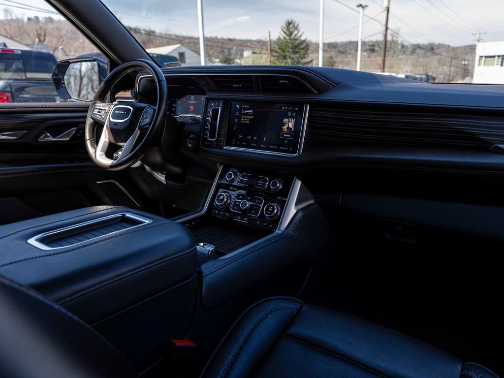 Used 2024 GMC Yukon Denali AWD/4WD image 32