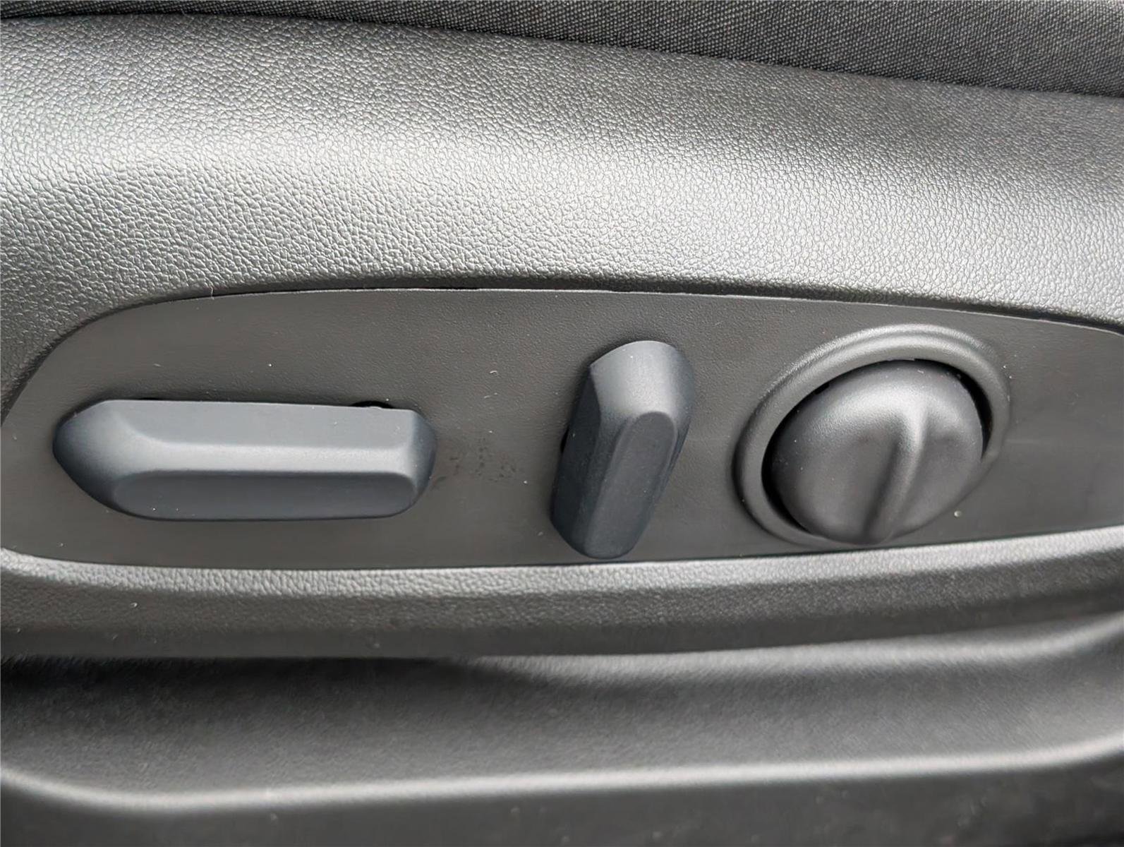 New 2027 Chevrolet Bolt LT w/ Comfort Package image 15