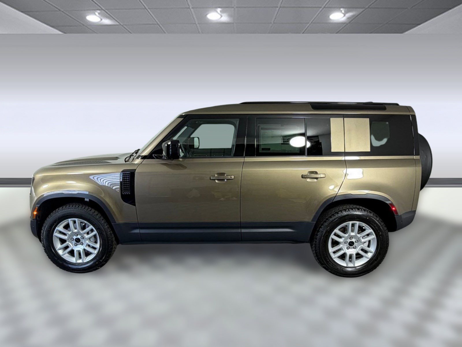 Used 2026 Land Rover Defender 110 S AWD/4WD image 2