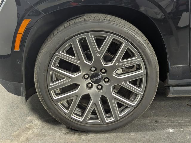 Used 2025 GMC Yukon XL Denali Ultimate image 9