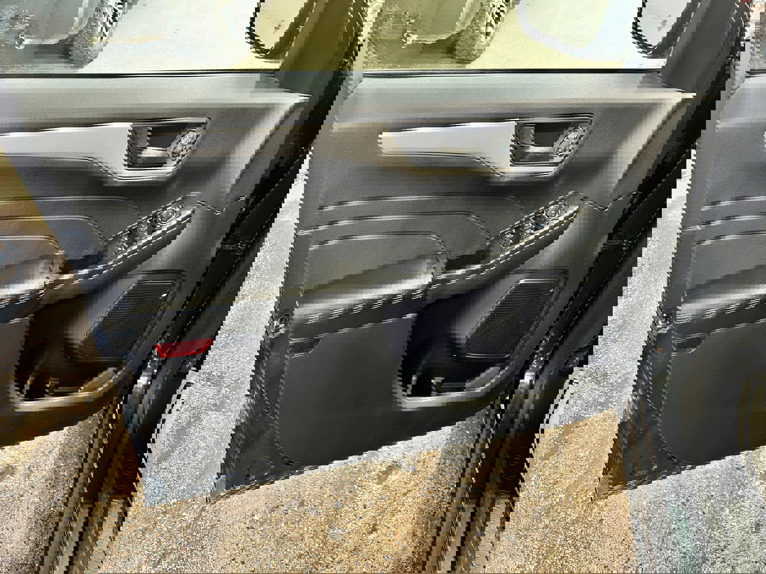 Used 2022 Ford Escape SE w/ Cold Weather Package image 9