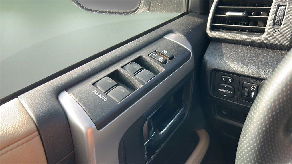 Used 2018 Toyota 4Runner SR5 Premium image 18