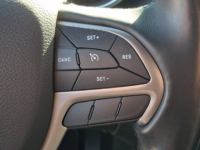 Used 2020 Jeep Grand Cherokee Altitude AWD/4WD image 23