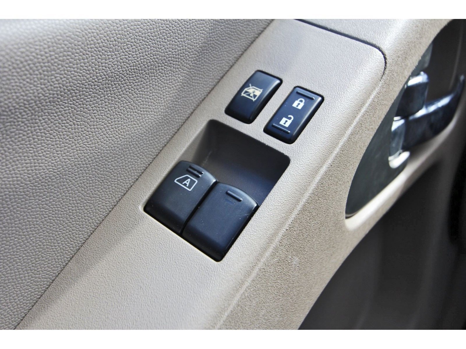 Used 2016 Nissan Frontier SV RWD image 19