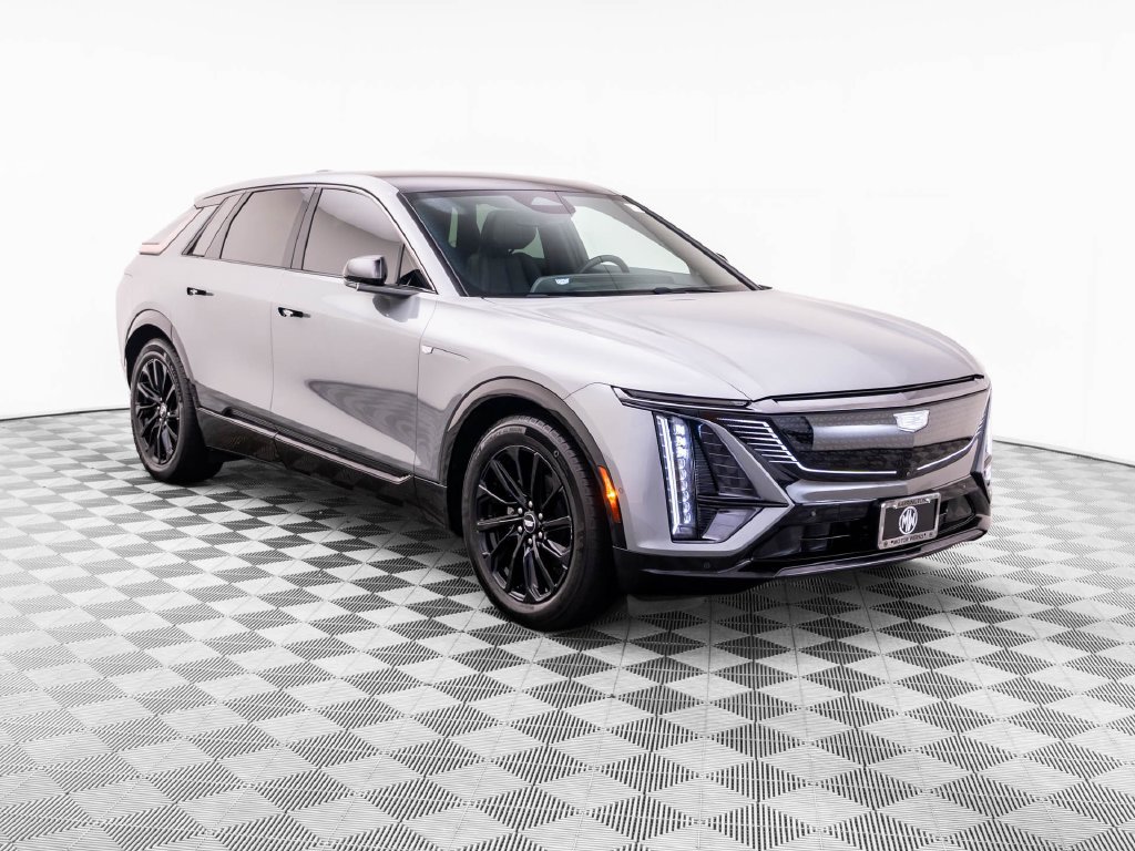 Used 2024 Cadillac Lyriq Sport AWD/4WD image 7