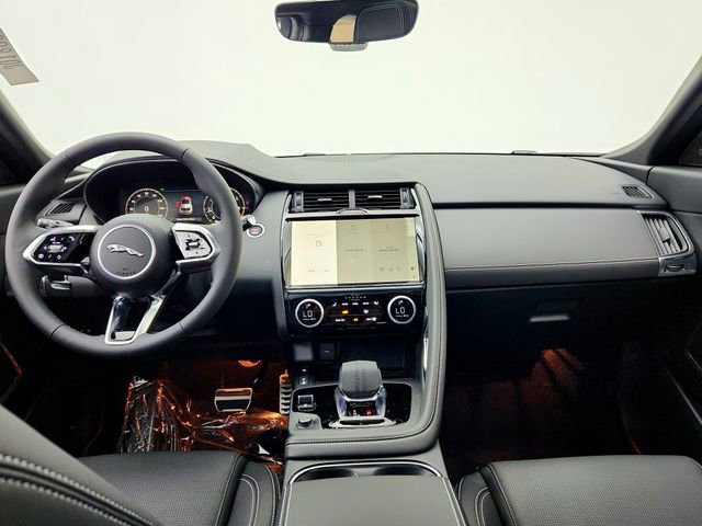 Certified 2024 Jaguar E-PACE R-Dynamic SE AWD/4WD image 27