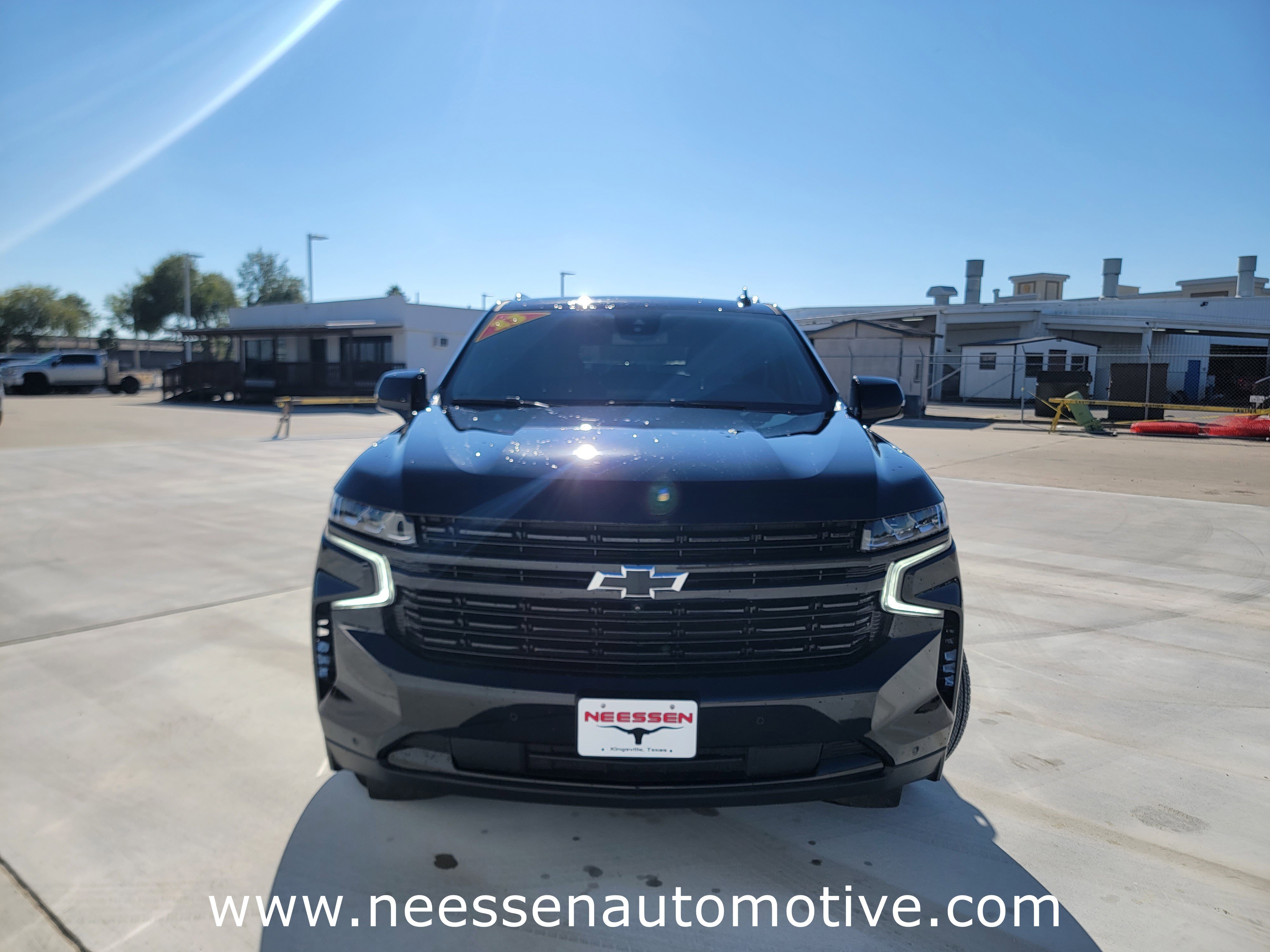 Used 2023 Chevrolet Suburban RST w/ Luxury Package image 2