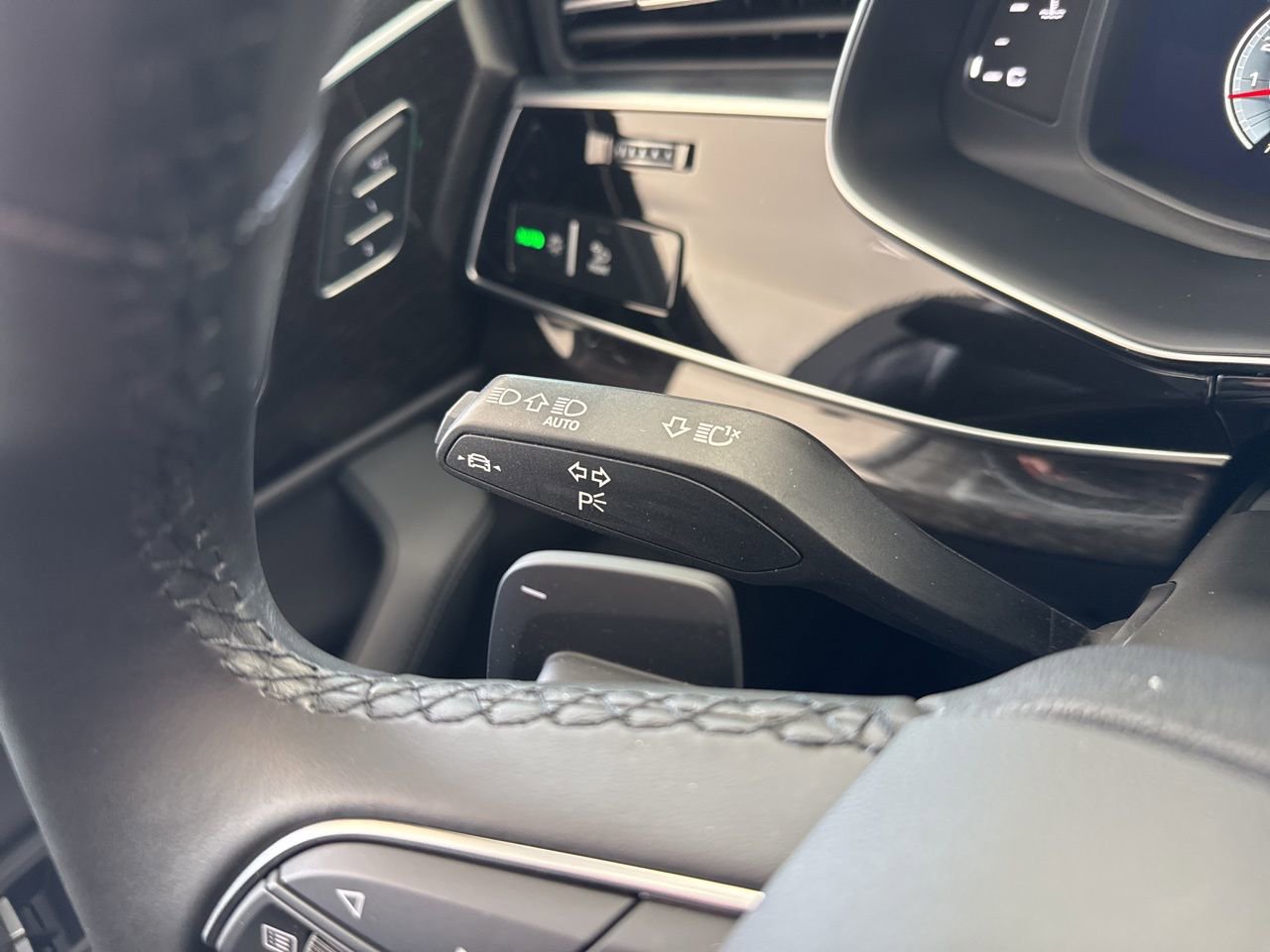 Used 2022 Audi Q7 3.0T Prestige image 23