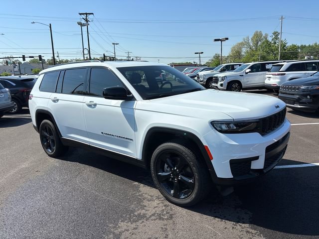 Used 2024 Jeep Grand Cherokee L Altitude AWD/4WD image 2