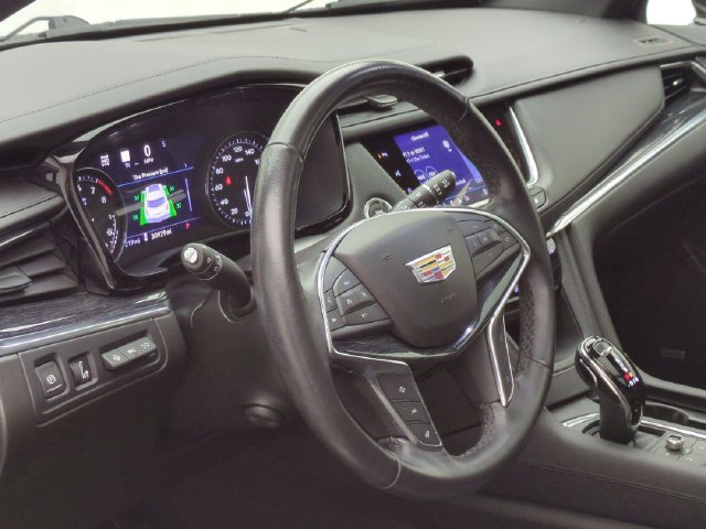 Used 2023 Cadillac XT5 Premium Luxury w/ Technology Package AWD/4WD image 9