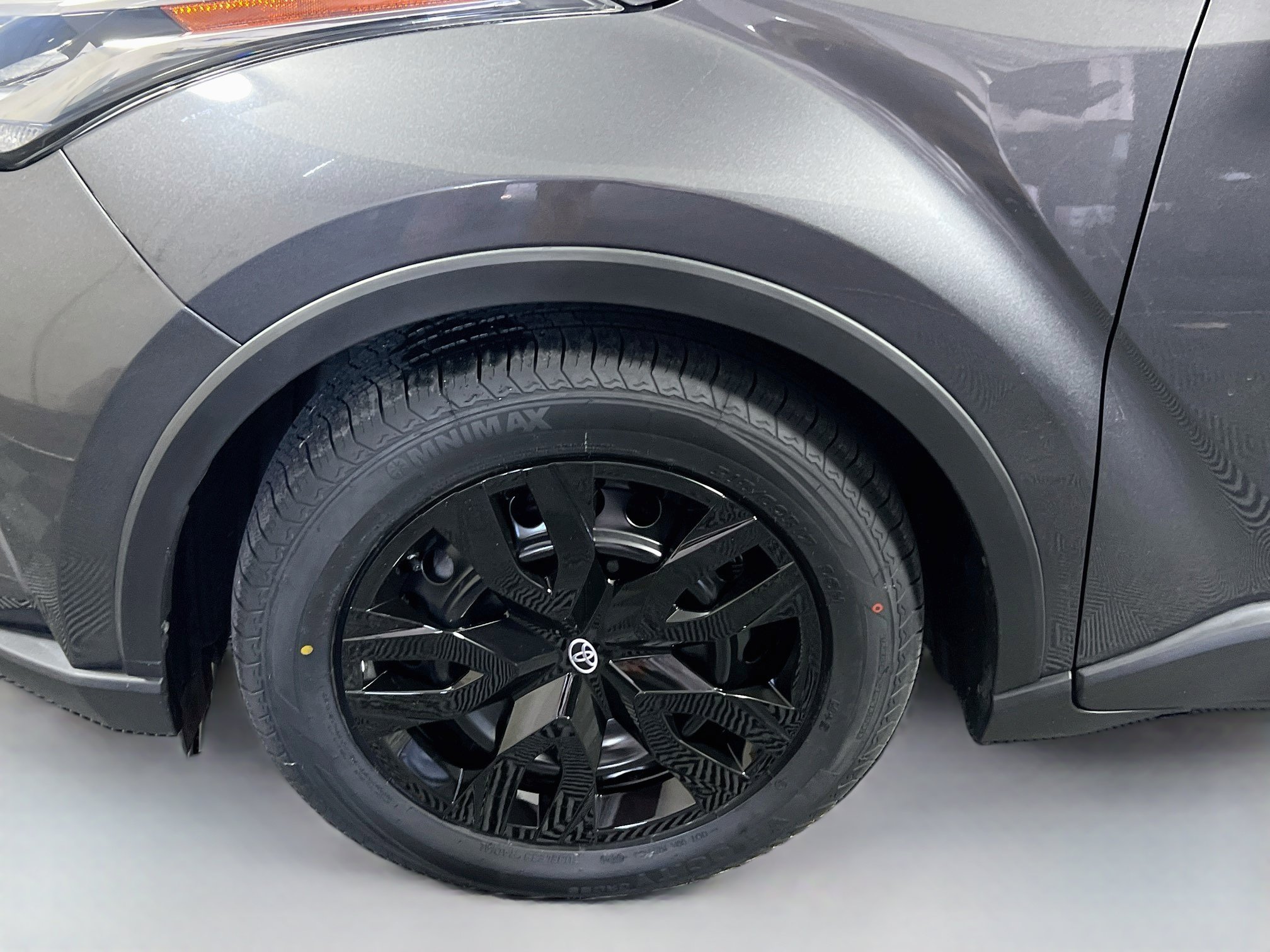 Used 2021 Toyota C-HR LE FWD image 13