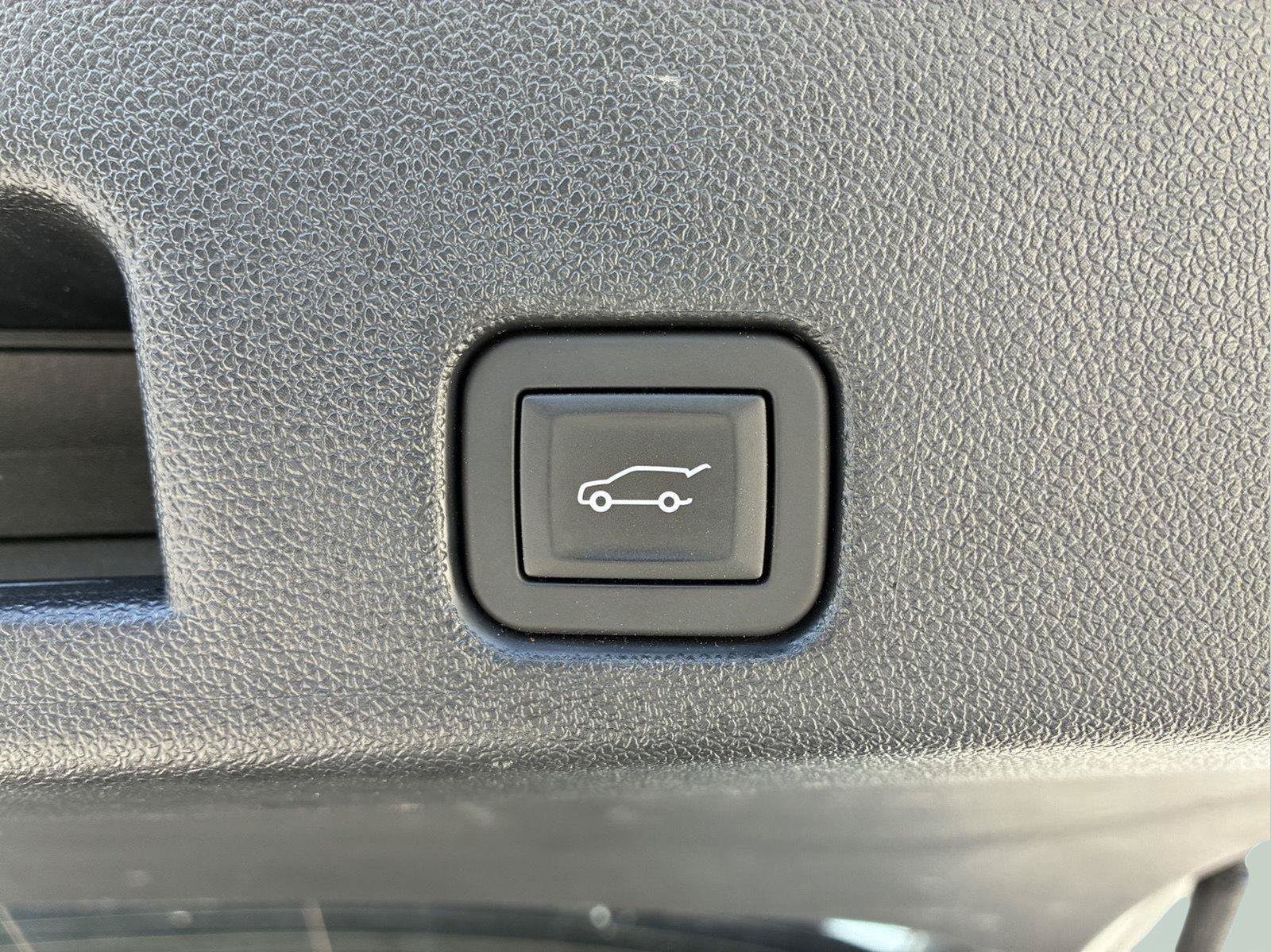 Used 2025 GMC Acadia Elevation w/ Elevation Premium Package AWD/4WD image 11