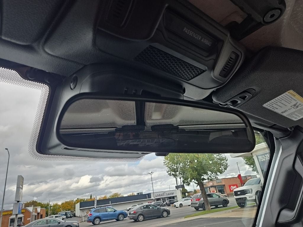 Used 2024 Jeep Wrangler Unlimited AWD/4WD image 22