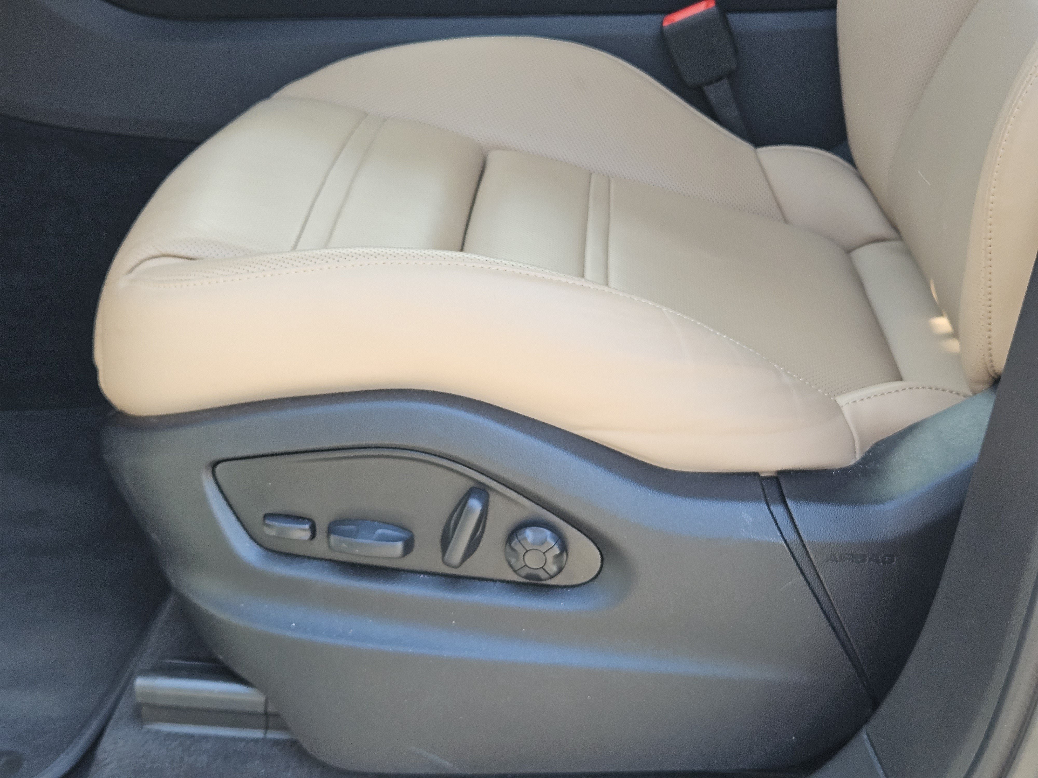 Certified 2026 Porsche Cayenne Coupe AWD/4WD image 23