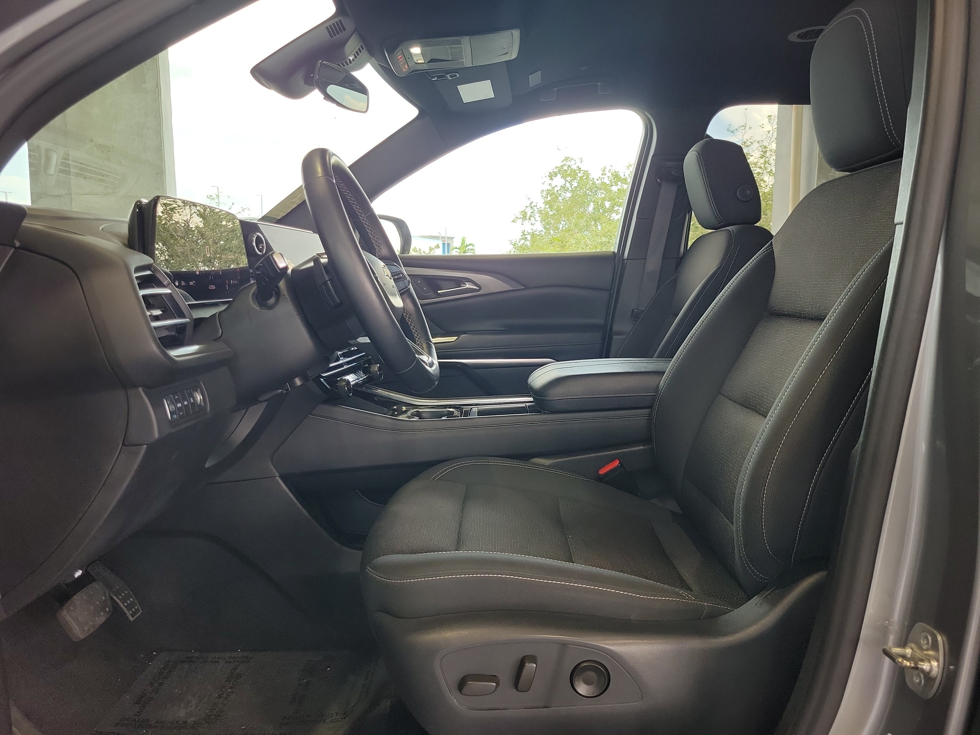 Used 2024 Chevrolet Traverse LT AWD/4WD image 20