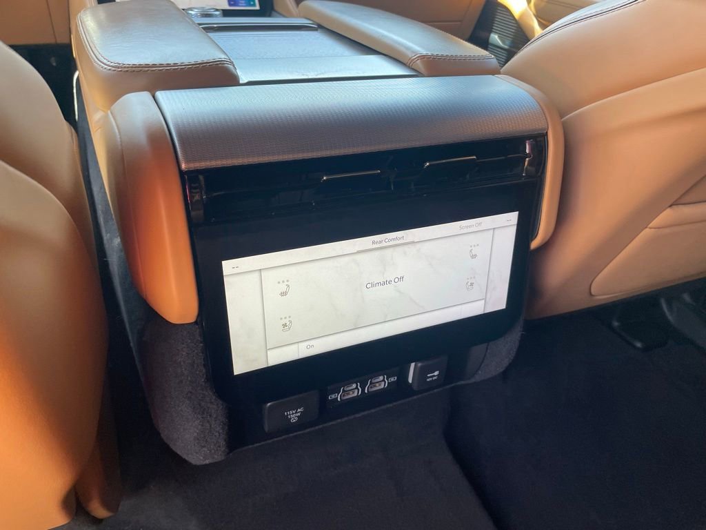 Used 2022 Jeep Grand Wagoneer Series III w/ Flexible Seating Group AWD/4WD image 24