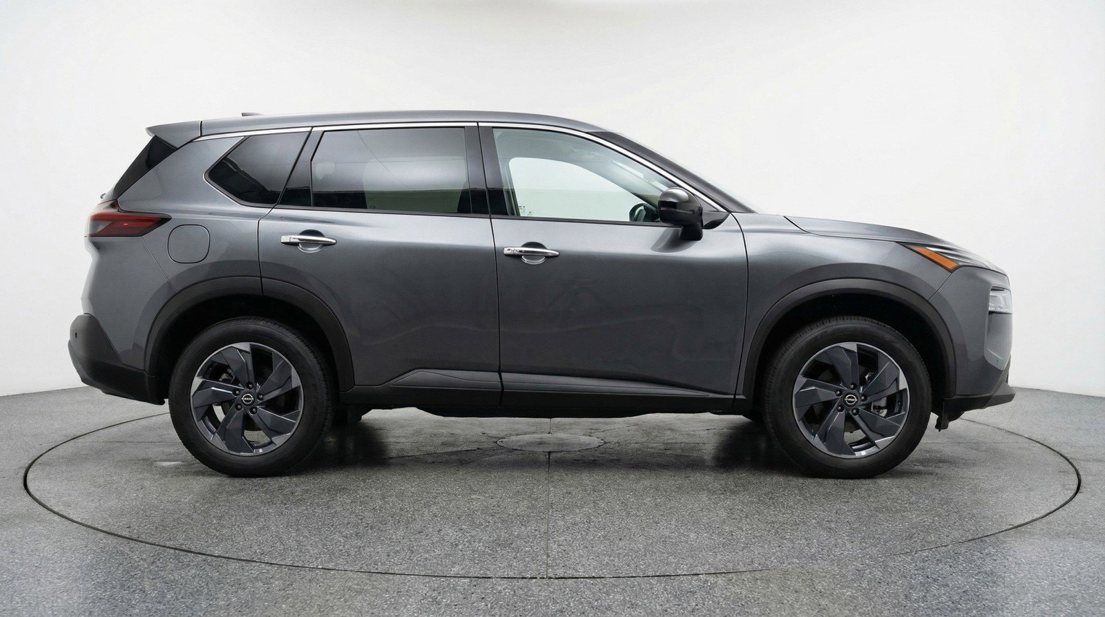 Used 2025 Nissan Rogue SV image 11
