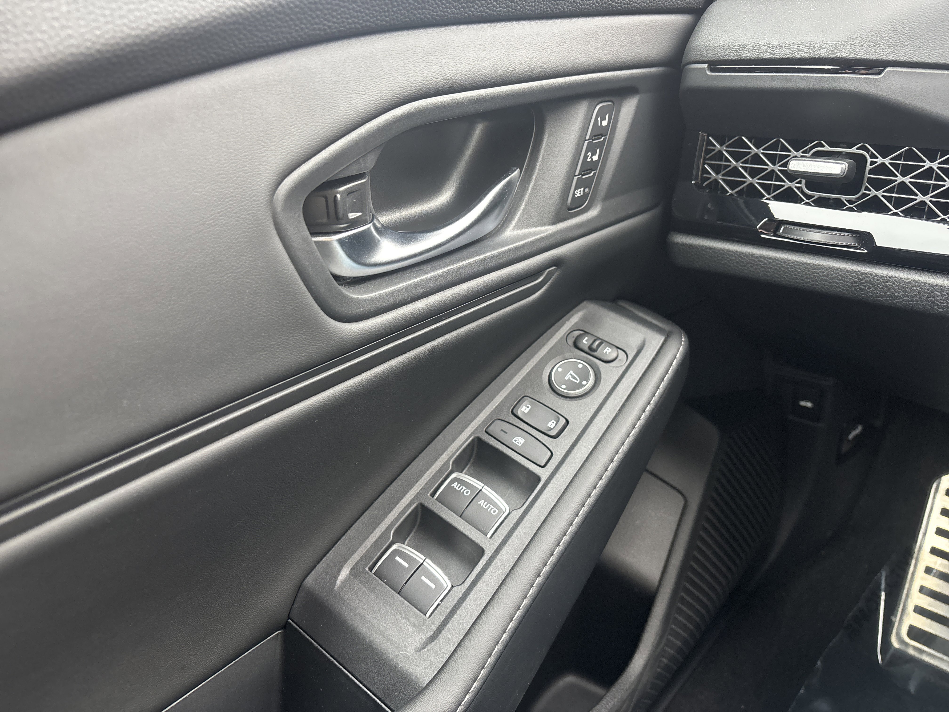 Used 2023 Honda Accord Sport image 30