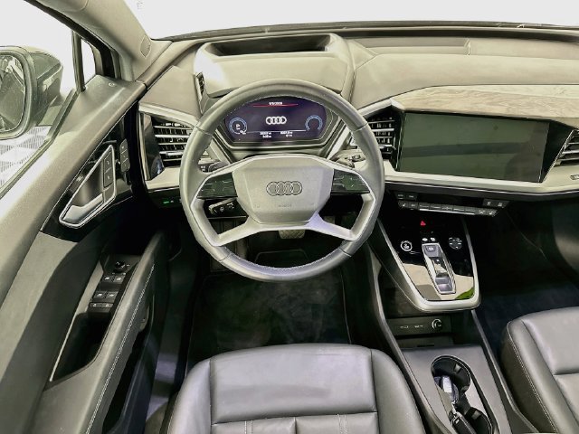 Used 2023 Audi Q4 e-tron Prestige AWD/4WD image 11