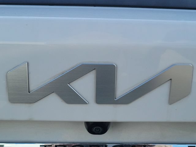 Used 2023 Kia Sorento LX FWD image 5