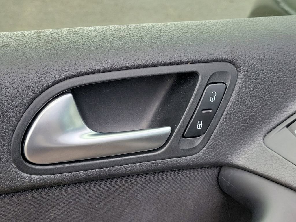 Used 2018 Volkswagen Tiguan Limited FWD image 18