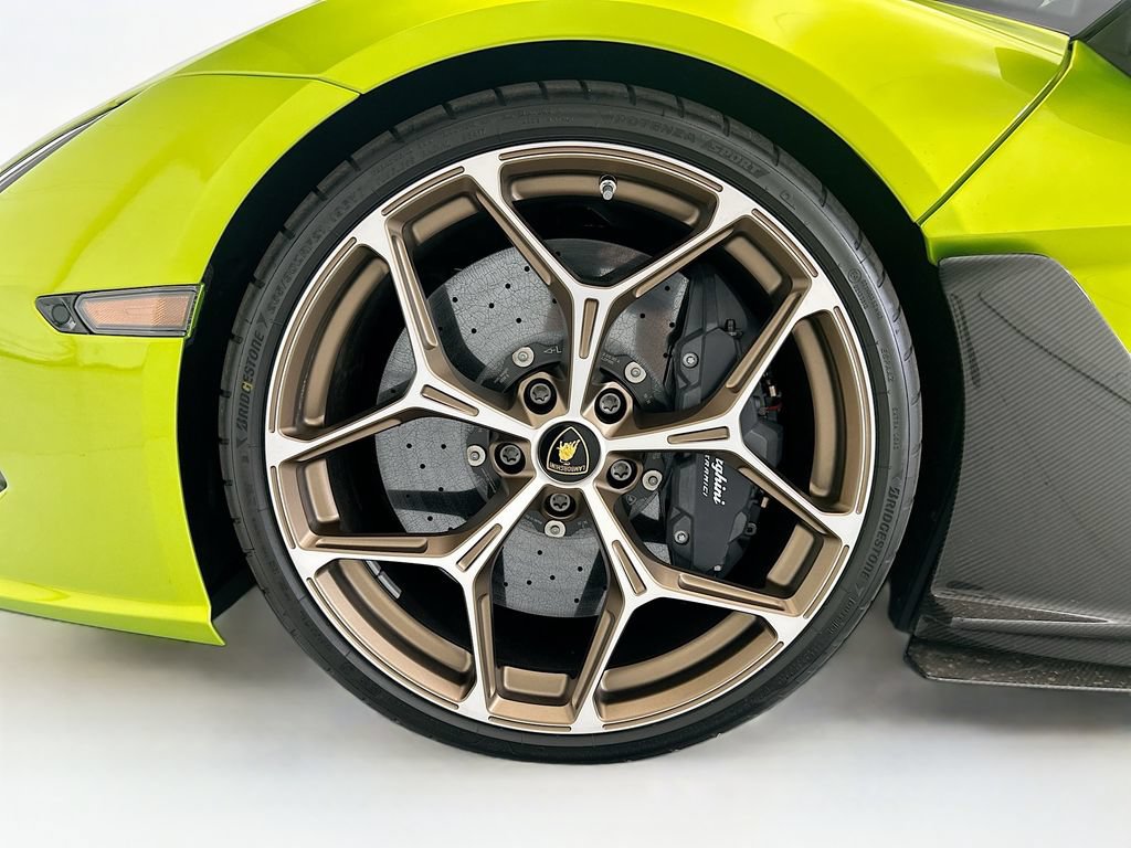 Used 2025 Lamborghini Revuelto AWD/4WD image 25