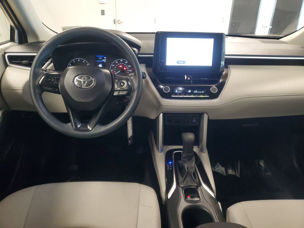 Used 2023 Toyota Corolla Cross L image 9