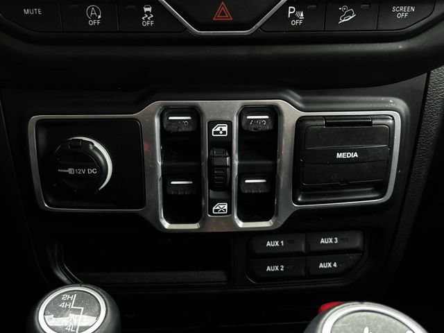 Used 2018 Jeep Wrangler Unlimited Sahara AWD/4WD image 20