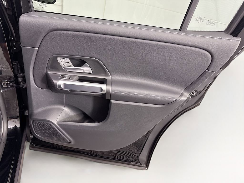 Certified 2025 Mercedes-Benz GLB 250 image 25