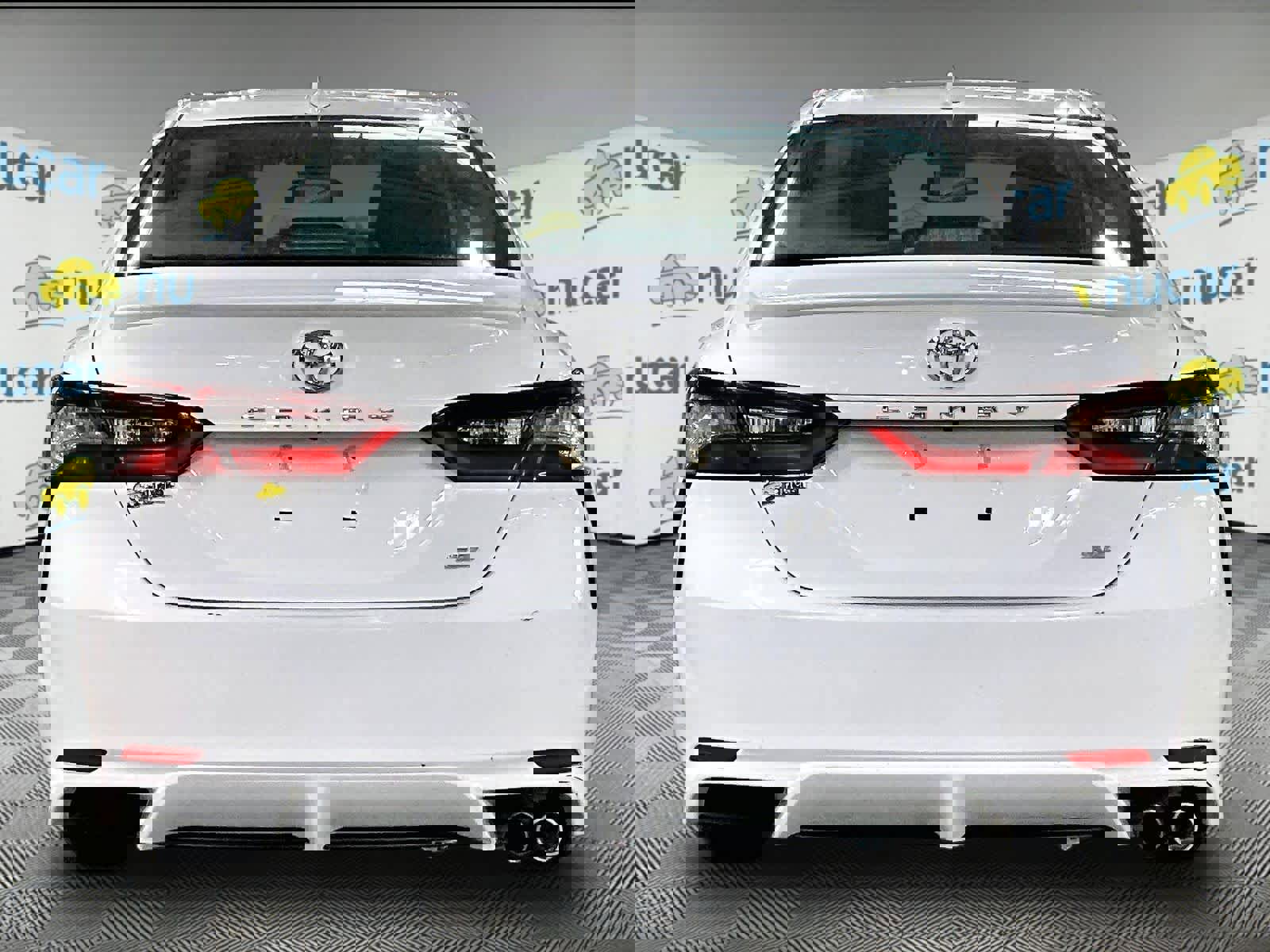 Used 2024 Toyota Camry SE image 5