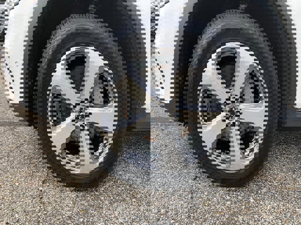 Used 2022 Mercedes-Benz GLC 300 4MATIC w/ Premium Package Lite image 9