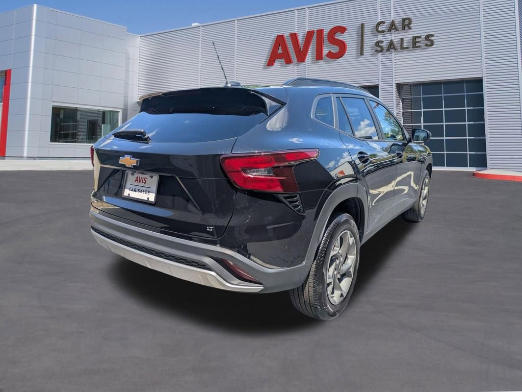Used 2025 Chevrolet Trax LT w/ LT Convenience Package FWD image 6
