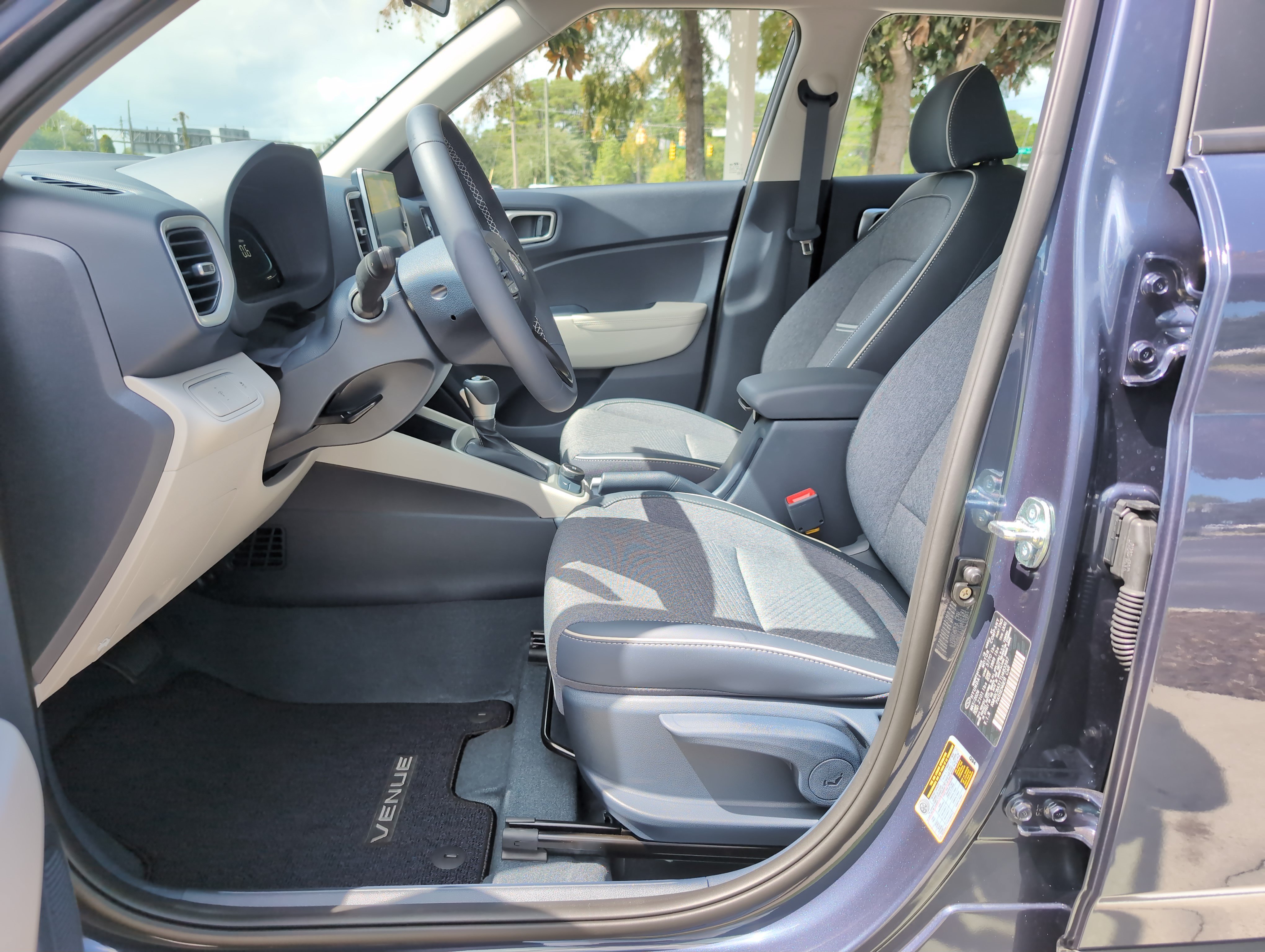 Used 2026 Hyundai Venue SEL FWD image 16