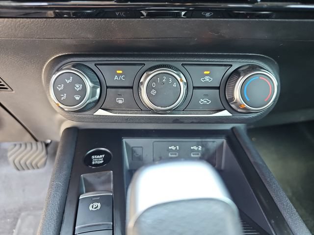 Used 2025 Nissan Kicks SV FWD image 29