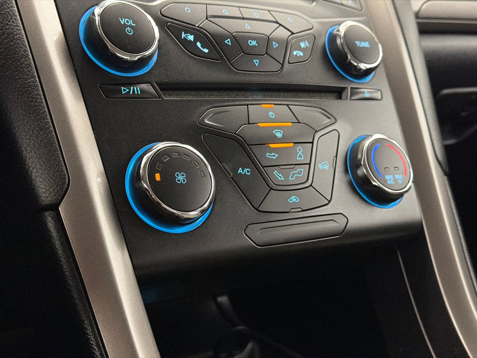 Used 2018 Ford Fusion S image 25