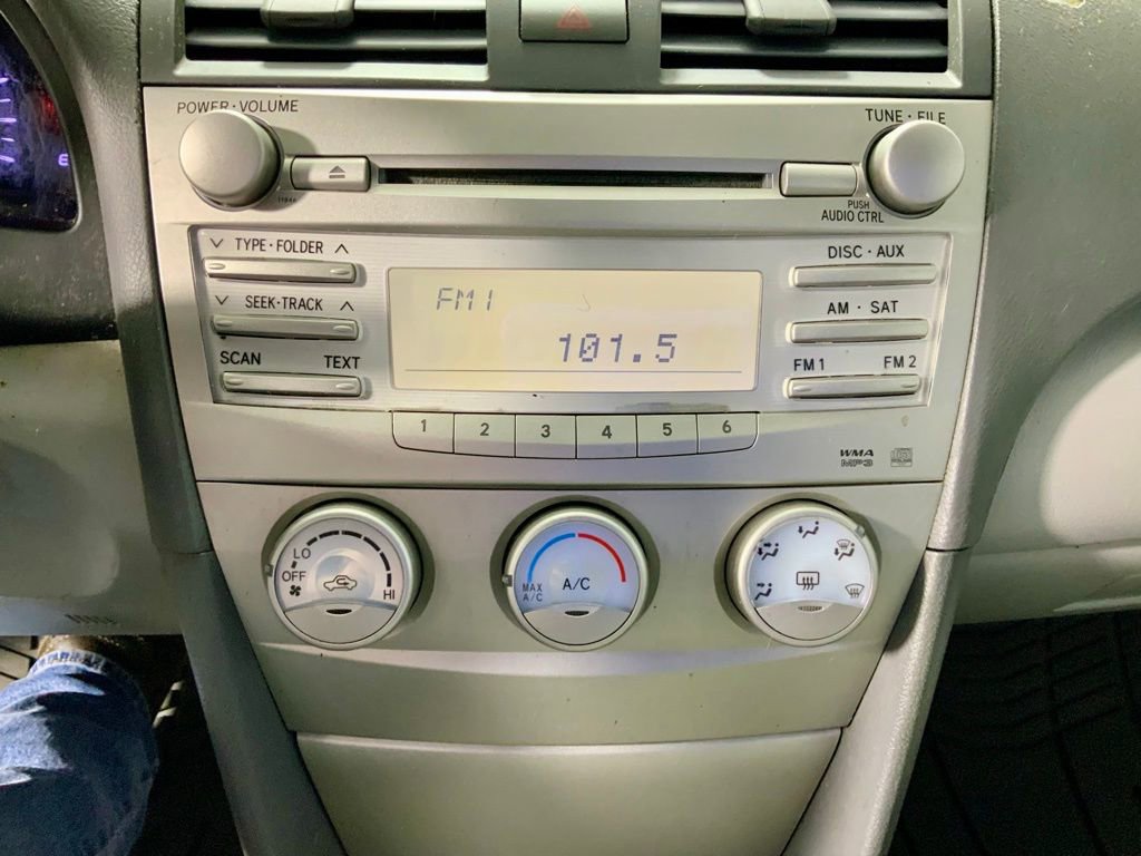 Used 2010 Toyota Camry FWD image 20