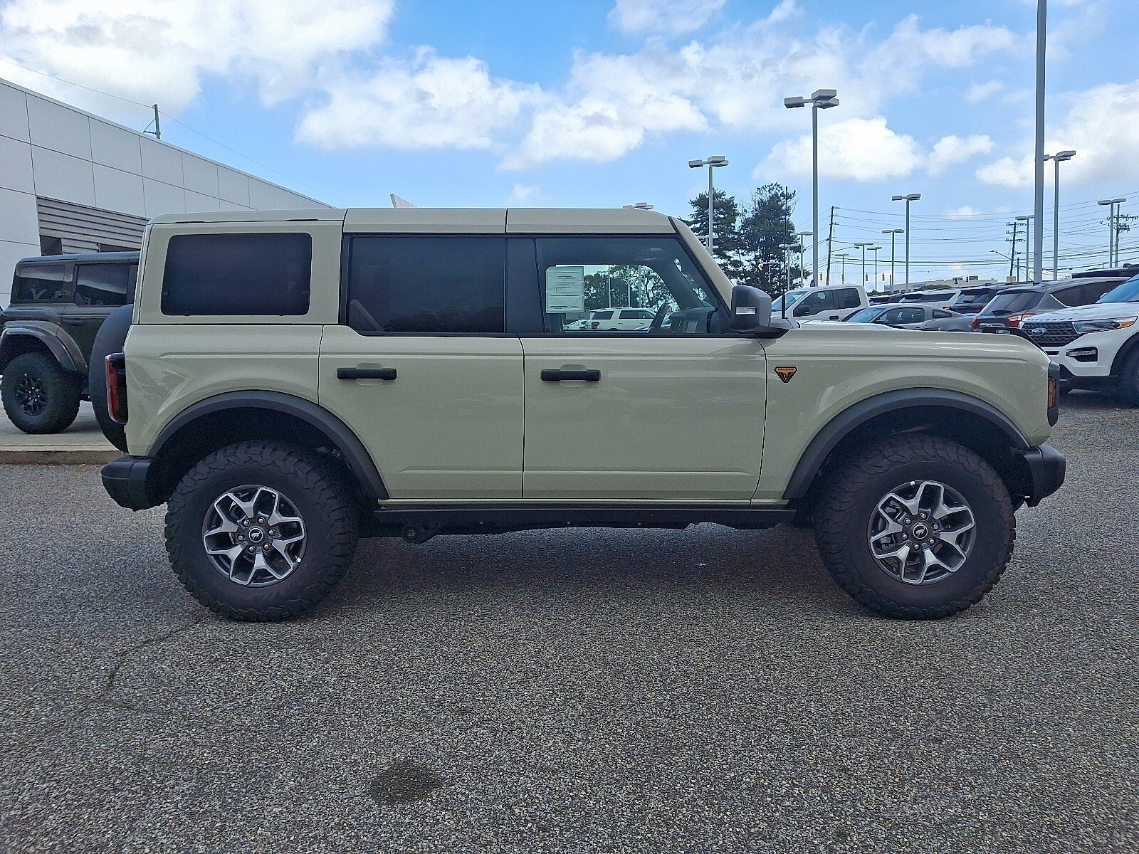 New 2025 Ford Bronco Badlands AWD/4WD image 8