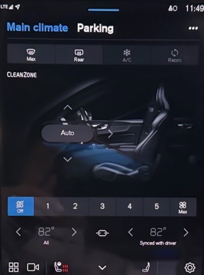 Used 2025 Volvo XC60 B5 Plus image 24