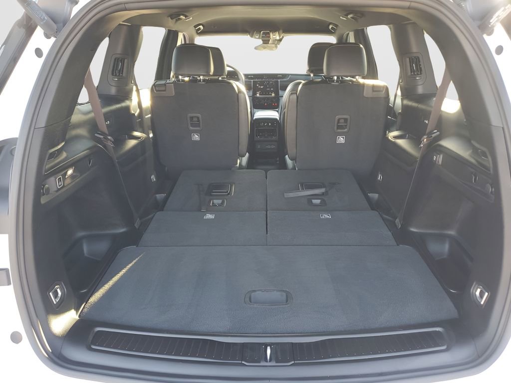 Used 2025 Jeep Grand Cherokee L Laredo image 22